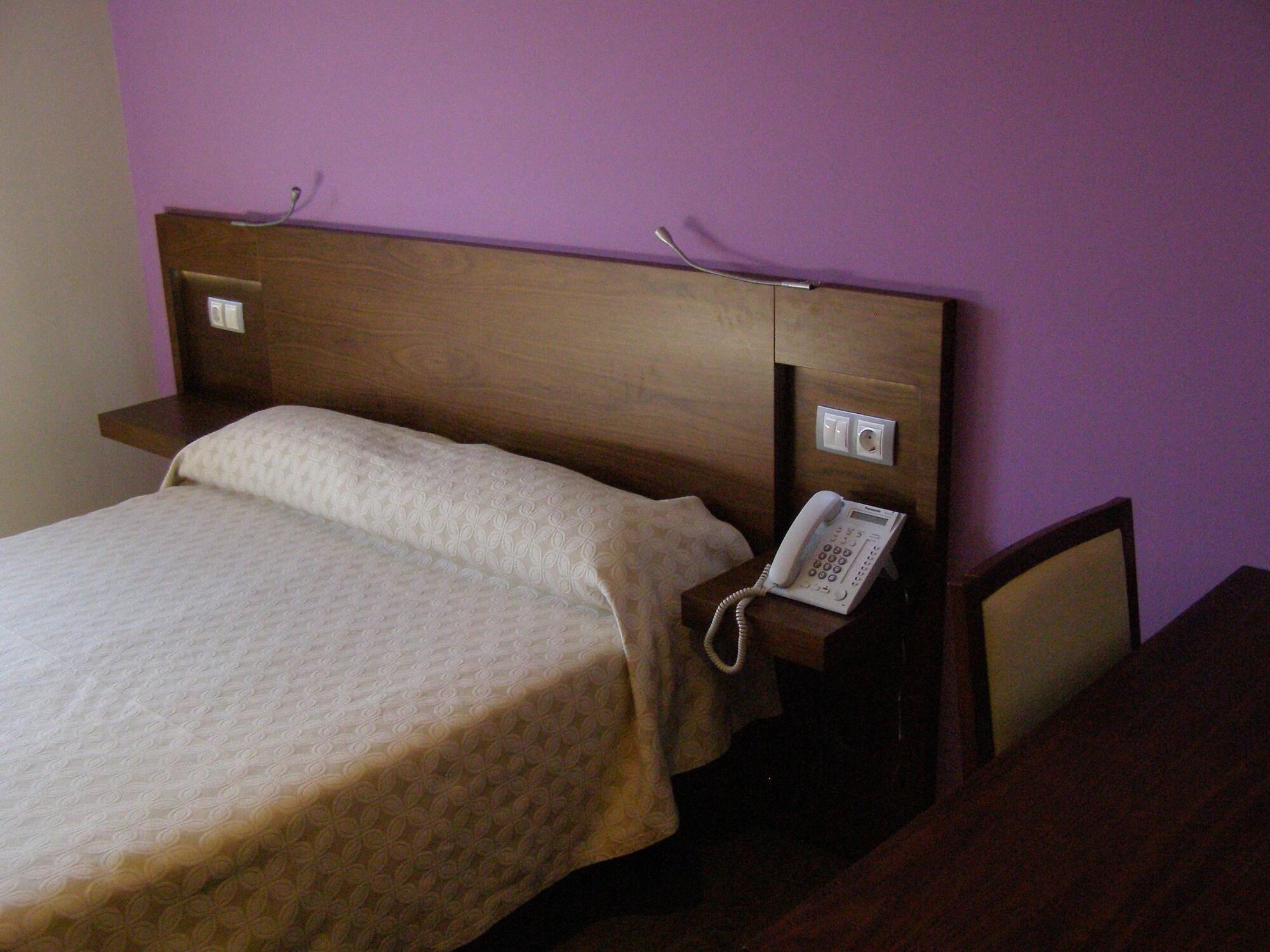 Hotel Corona De Galicia Valga Esterno foto